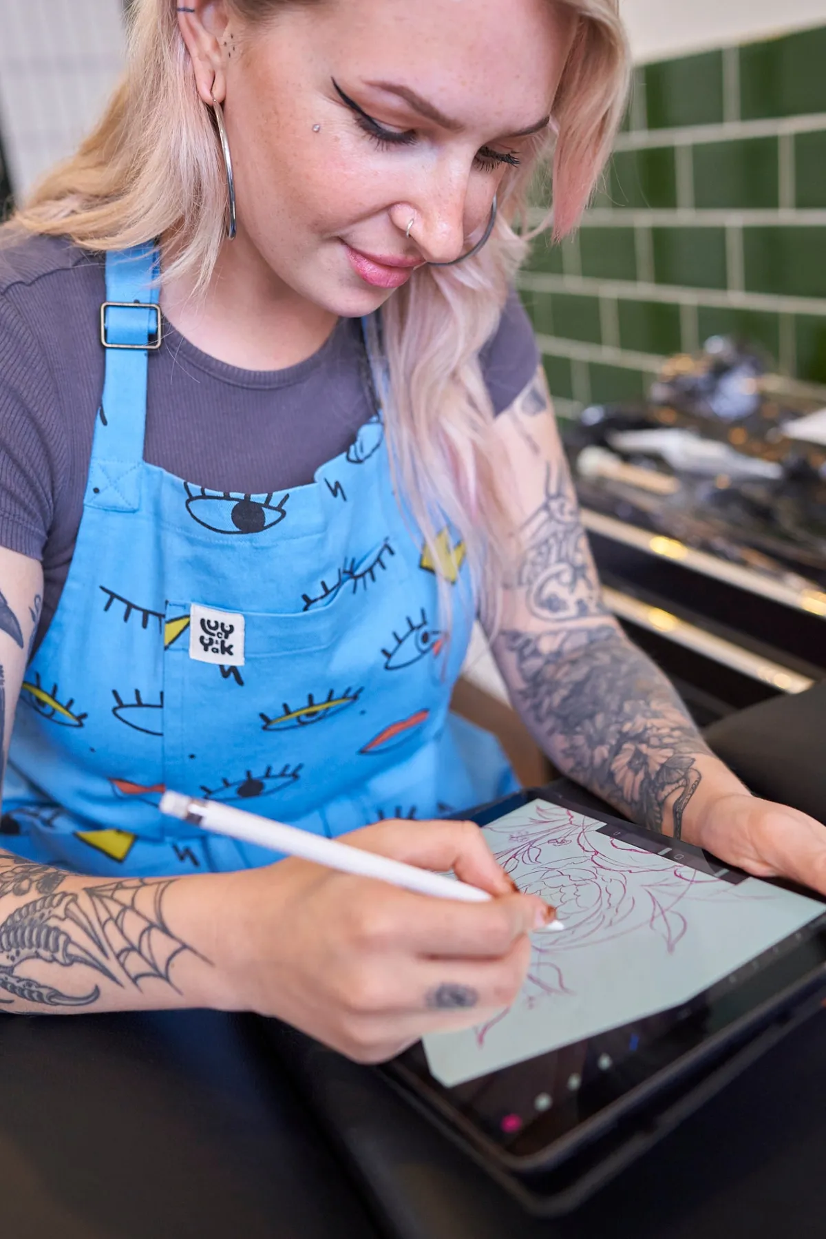 Hot Ada - Cotton Apron in Oko Eyes Print All Accessories|Aprons
