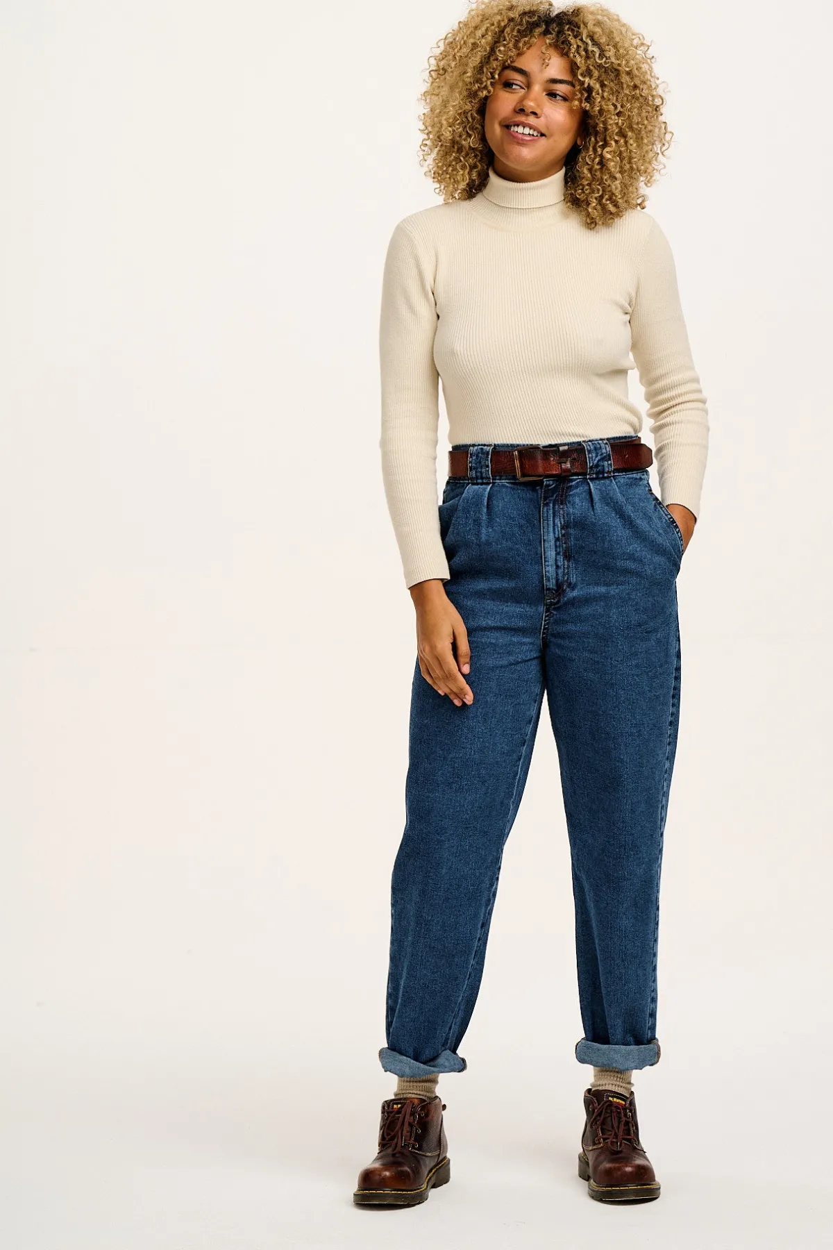 Fashion Addison - Tapered Denim Jeans in Mid Wash Blue Petite Range|All Bottoms
