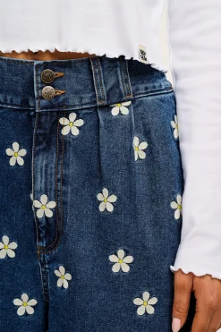 Hot Addison - Tapered Denim Jeans in Mid Wash with Daisy Embroidery All Bottoms|Jeans