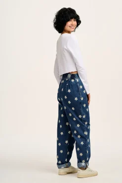 Hot Addison - Tapered Denim Jeans in Mid Wash with Daisy Embroidery All Bottoms|Jeans