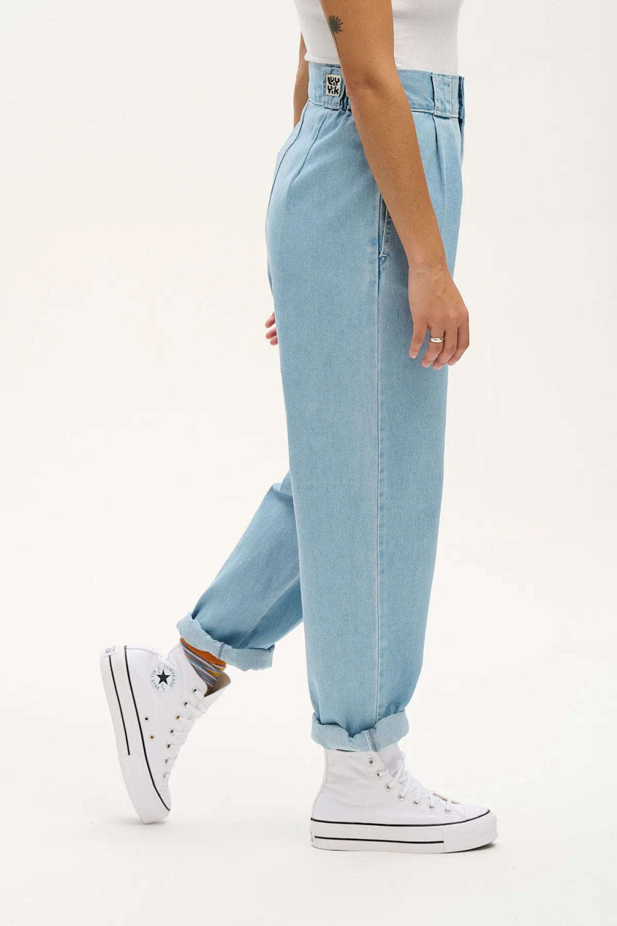 Hot Addison - Tapered Denim Jeans in Light Wash Blue All Bottoms|Jeans