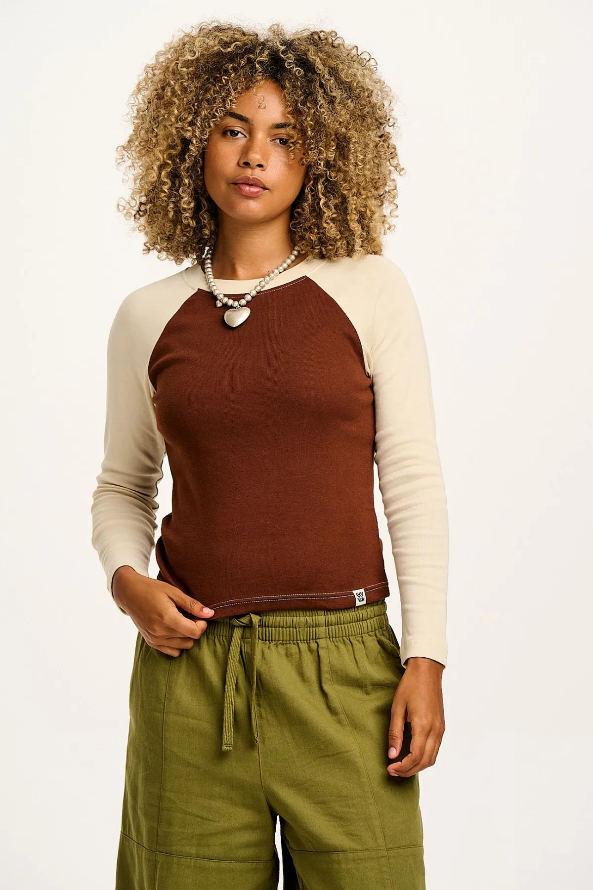 Clearance Avi - Long Sleeve Raglan Tee in Cream & Brown Block All Tops & Tees|Long Sleeve Tops