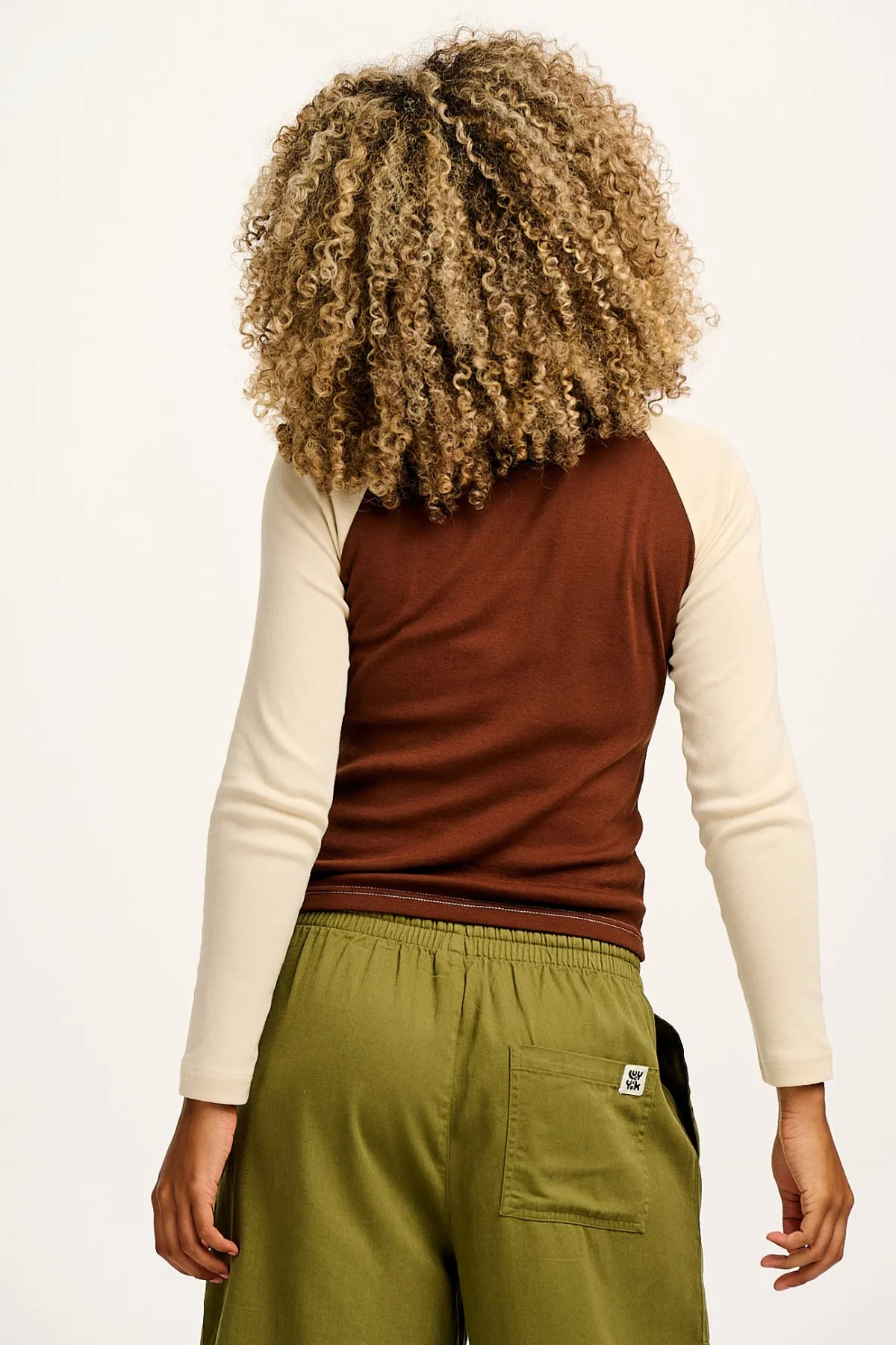 Clearance Avi - Long Sleeve Raglan Tee in Cream & Brown Block All Tops & Tees|Long Sleeve Tops