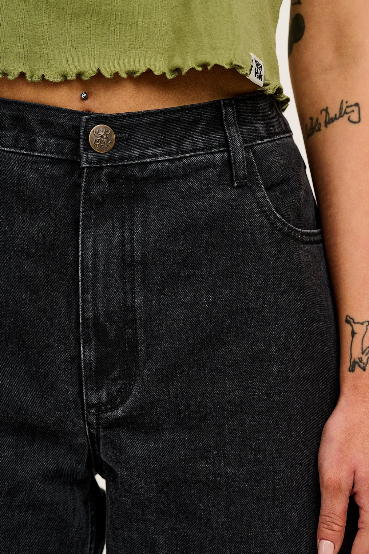 Outlet Drew - Straight Leg Denim Jeans in Washed Black All Bottoms|Petite Range