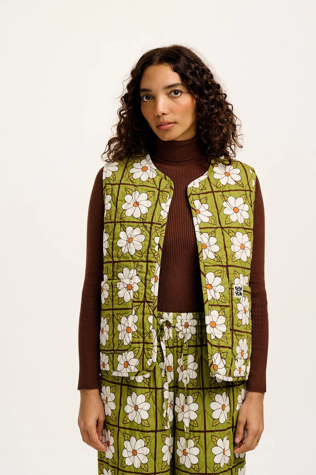 Fashion Emery - Reversible Quilted Gilet in Romneya Floral Print All Outerwear & Knitwear|Jackets