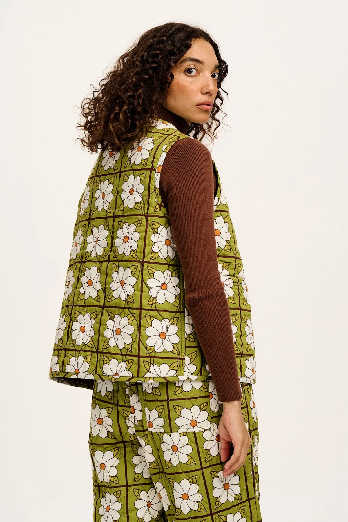 Fashion Emery - Reversible Quilted Gilet in Romneya Floral Print All Outerwear & Knitwear|Jackets