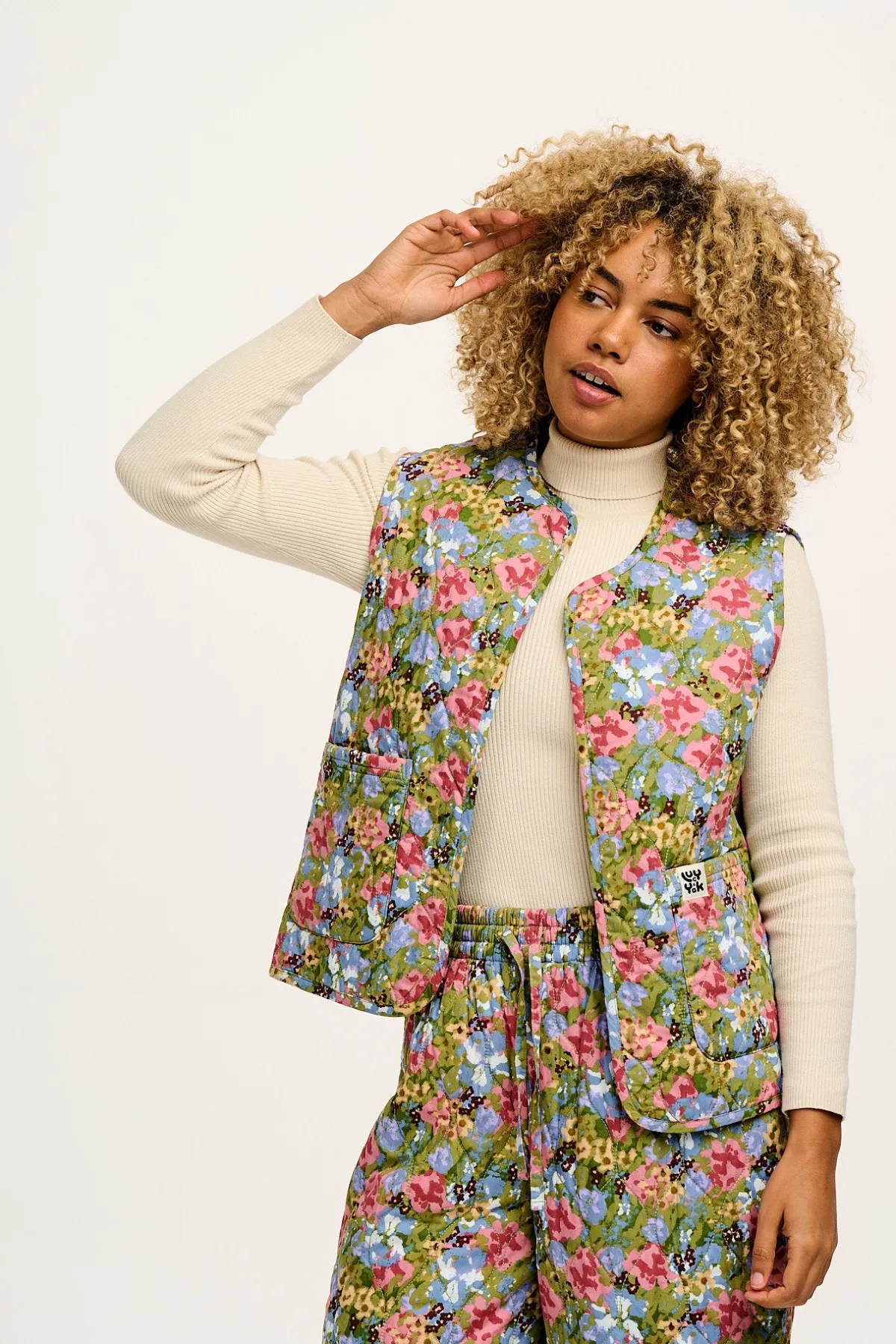 Fashion Emery - Reversible Quilted Gilet in Elsinore Floral Print All Outerwear & Knitwear|Jackets