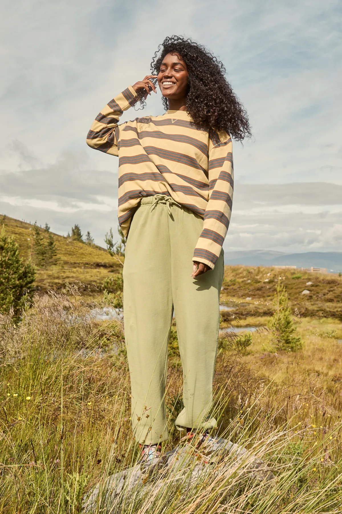 Online Jamie - Joggers in Mosstone Green All Bottoms|Joggers