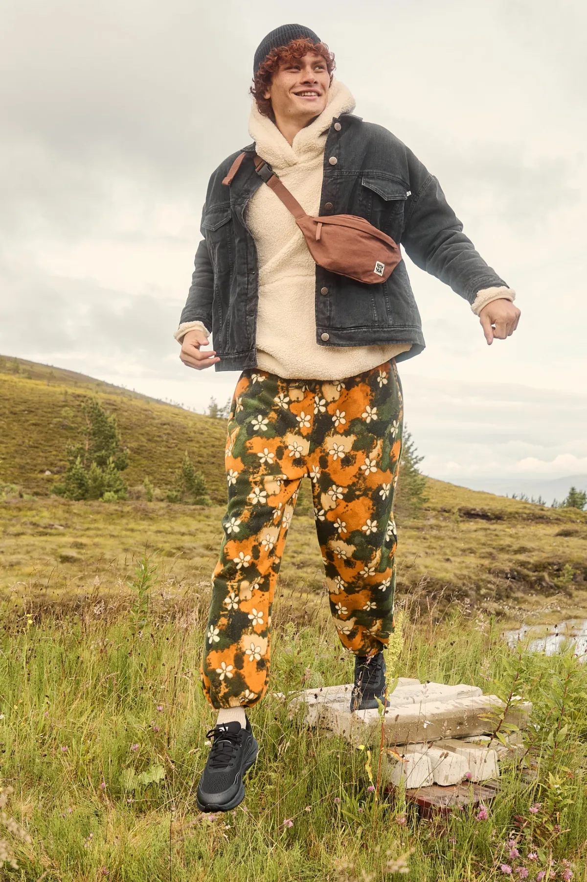 Best Jamie - Polar Fleece Joggers in Green Daisy Lu Print All Bottoms|Joggers