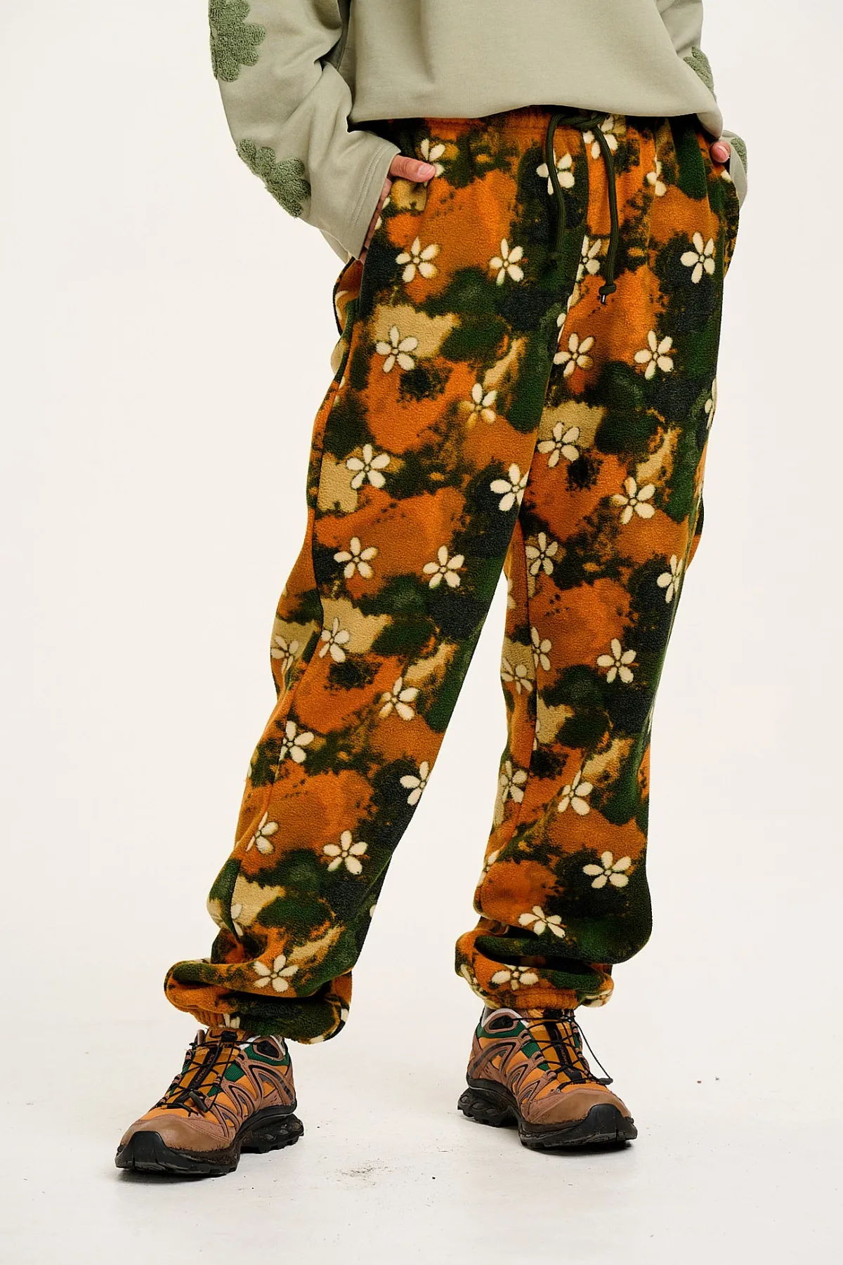 Best Jamie - Polar Fleece Joggers in Green Daisy Lu Print All Bottoms|Joggers