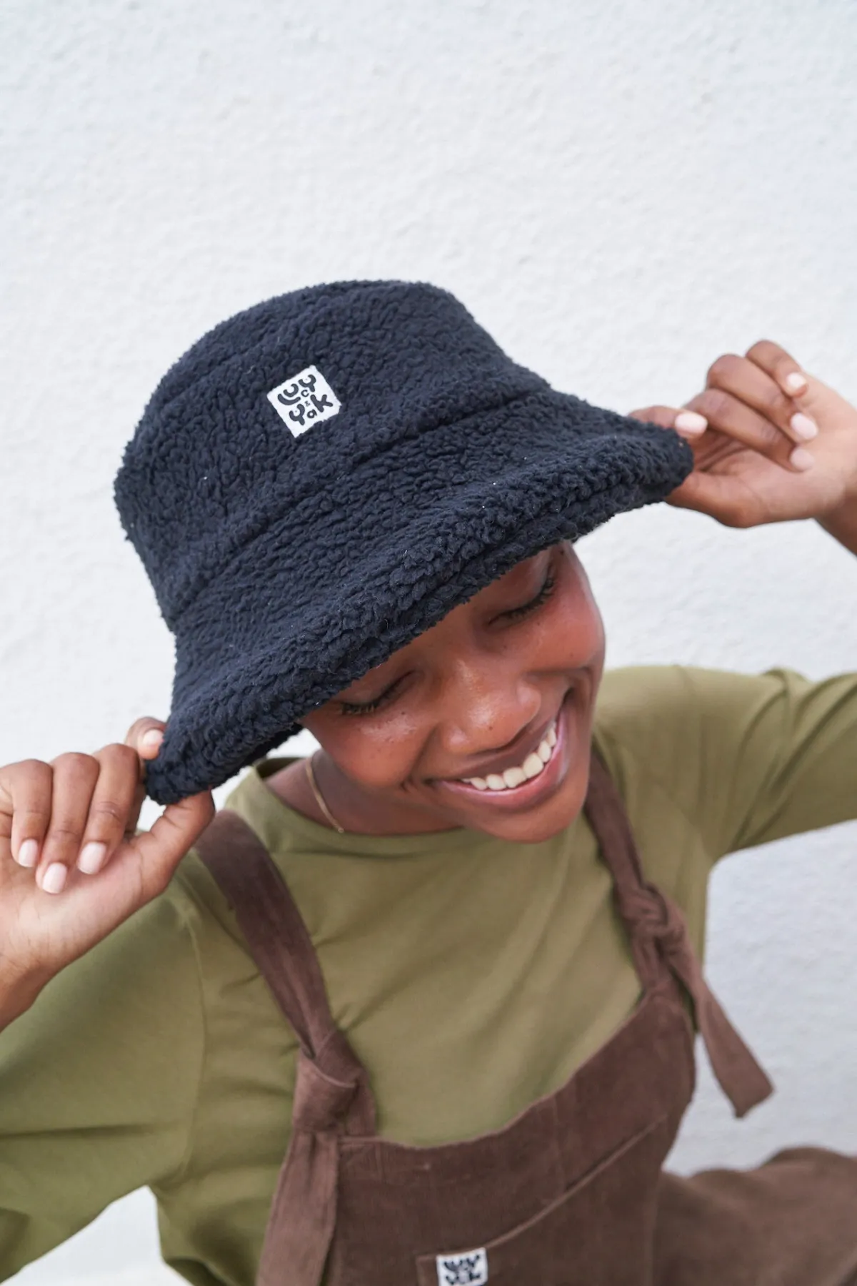 Best Travis - Borg Fleece Bucket Hat in Black All Accessories|Hats & Hair